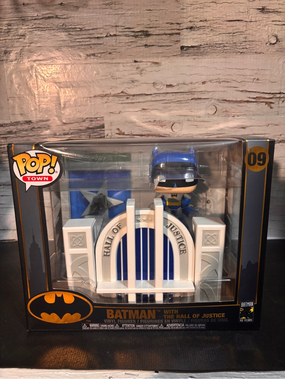 Funko Batman Vinyl Figure with White & Blue Hall of Justice Playset